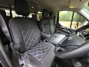 FORD TOURNEO CUSTOM 2.0 Tourneo Custom 320 Titanium EcoBlue Auto 4dr