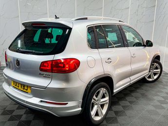 VOLKSWAGEN TIGUAN 2.0 Tiguan R-Line TDI BlueMotion Technology 4Motion Semi-Auto 4W