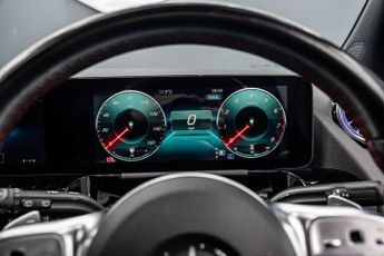 MERCEDES-BENZ GLA 2.0 GLA 200 AMG Line Premium D Auto 5dr