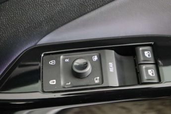 Volkswagen ID.4 Pro 77kWh Family SUV 5dr Electric Auto (174 ps)