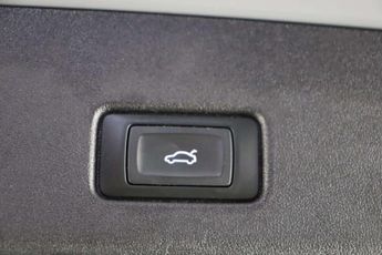 Audi Q4 e-tron 40 S line SUV 5dr Electric Auto 82kWh (204 ps)