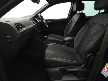 VOLKSWAGEN TIGUAN 1.5 Tiguan R-Line TSi Semi-Auto 5dr