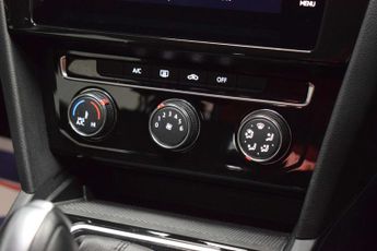 Volkswagen PASSAT 2.0 Passat SE Nav TDI Semi-Auto 5dr