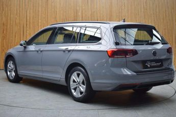 Volkswagen PASSAT 2.0 Passat SE Nav TDI Semi-Auto 5dr