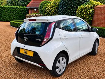 TOYOTA AYGO 1.0 Aygo X-Play VVT-i CVT 5dr