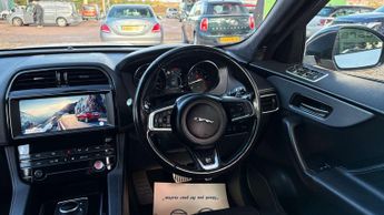 JAGUAR F-PACE 2.0 P250i R-Sport SUV 5dr Petrol Auto AWD Euro 6 (s/s) (250 ps)