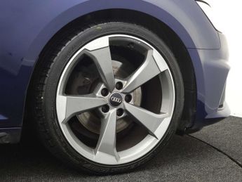 AUDI A4 2.0 A4 Black Edition 40 TFSI Semi-Auto 5dr