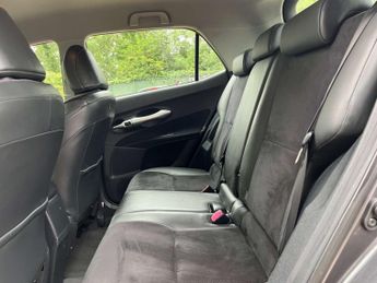 TOYOTA AURIS 1.8 Auris Hybrid T Spirit CVT 5dr