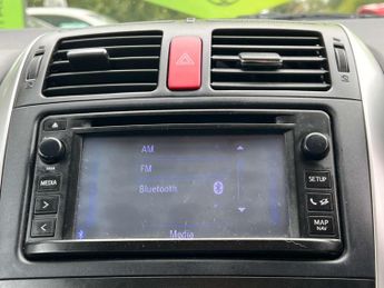 TOYOTA AURIS 1.8 Auris Hybrid T Spirit CVT 5dr