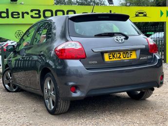 TOYOTA AURIS 1.8 Auris Hybrid T Spirit CVT 5dr