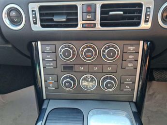LAND ROVER RANGE ROVER 4.4 Range Rover Vogue SE TDV8 Automatic 4WD 5dr - NATIONAL DELIV
