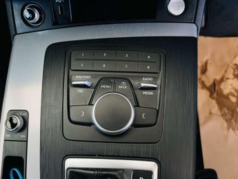 AUDI Q5 2.0 Q5 Sport TDI Quattro Semi-Auto 4WD 5dr
