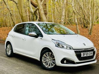 Peugeot 208 1.2 208 Signature PureTech S/S 5dr