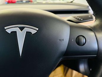 TESLA MODEL 3 Model 3 Long Range AWD 4WD 4dr