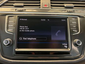 VOLKSWAGEN TIGUAN 2.0 Tiguan SE Nav TDI BlueMotion Technology 4Motion Semi-Auto 4W