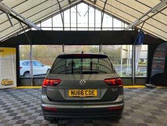 VOLKSWAGEN TIGUAN 2.0 Tiguan SE Nav TDI BlueMotion Technology 4Motion Semi-Auto 4W