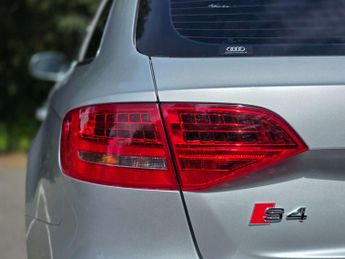 AUDI S4 AVANT 3.0 TFSI V6 Estate 5dr Petrol S Tronic quattro Euro 5 (333 ps)