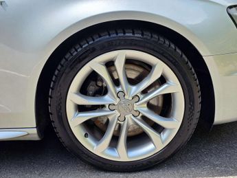 AUDI S4 AVANT 3.0 TFSI V6 Estate 5dr Petrol S Tronic quattro Euro 5 (333 ps)