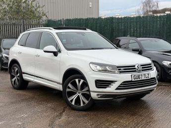 Volkswagen Touareg 3.0 Touareg V6 R-Line TDI BlueMotion Technology Auto 4WD 5dr