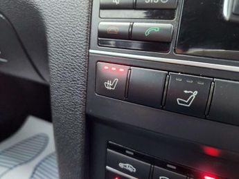 MERCEDES-BENZ E-CLASS 2.1 E220 Sport CDi BlueEfficiency Auto 2dr