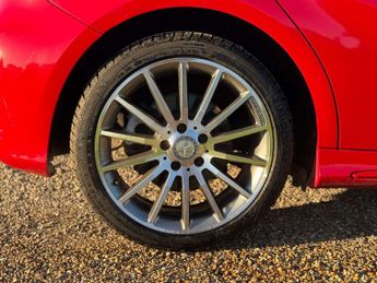 MERCEDES-BENZ A-CLASS 2.0 A250 BlueEfficiency AMG Sport Auto 5dr