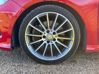 MERCEDES-BENZ A-CLASS 2.0 A250 BlueEfficiency AMG Sport Auto 5dr