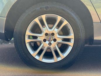 VOLVO XC60 2.4 SE Lux Nav D5 AWD