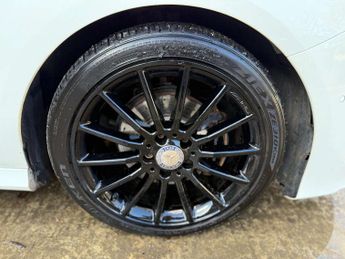 MERCEDES-BENZ B-CLASS 2.1 B 200 AMG Line Premium D Auto 5dr