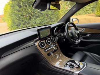 Mercedes-Benz GLC Class 3.0 GLC350d V6 AMG Line (Premium Plus) G-Tronic 4MATIC Euro 6 (s