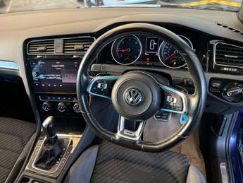VOLKSWAGEN GOLF 2.0 Golf R-Line TDI BlueMotion Technology Semi-Auto 5dr