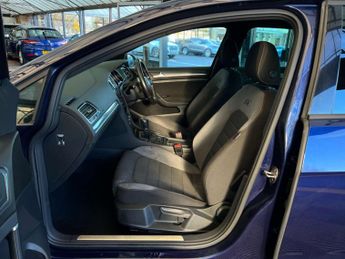 VOLKSWAGEN GOLF 2.0 Golf R-Line TDI BlueMotion Technology Semi-Auto 5dr