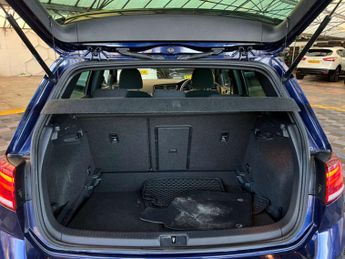 VOLKSWAGEN GOLF 2.0 Golf R-Line TDI BlueMotion Technology Semi-Auto 5dr