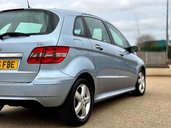 MERCEDES B-CLASS 2.0 B180 CDi SE CVT 5dr