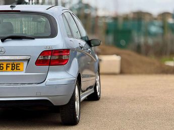 MERCEDES B-CLASS 2.0 B180 CDi SE CVT 5dr