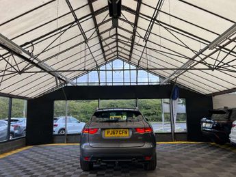 JAGUAR F-PACE 2.0 F-PACE Portfolio AWD D Auto 4WD 5dr
