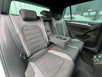 VOLKSWAGEN GOLF 2.0 TDI R-Line DSG Euro 6 (s/s) 5dr