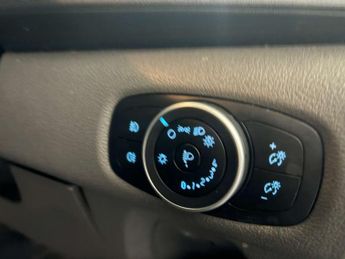 Ford Transit Custom 300 Limited 2.0 EcoBlue LWB Auto