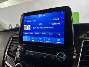 Ford Transit Custom 320 Limited 2.0 EcoBlue Auto SWB