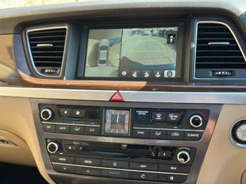 HYUNDAI GENESIS 3.8 Genesis V6 Auto 4dr