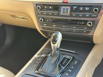 HYUNDAI GENESIS 3.8 Genesis V6 Auto 4dr