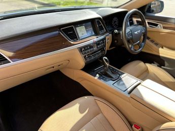 HYUNDAI GENESIS 3.8 Genesis V6 Auto 4dr