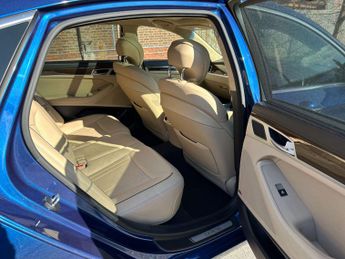 HYUNDAI GENESIS 3.8 Genesis V6 Auto 4dr