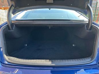 HYUNDAI GENESIS 3.8 Genesis V6 Auto 4dr