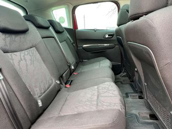 PEUGEOT 3008 1.6 3008 Exclusive HDi Semi-Auto 5dr