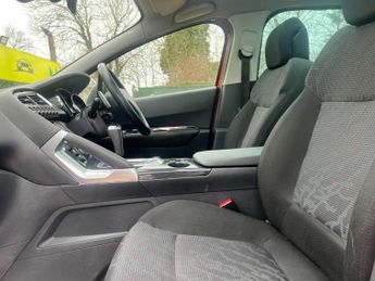 PEUGEOT 3008 1.6 3008 Exclusive HDi Semi-Auto 5dr