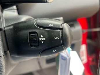 PEUGEOT 3008 1.6 3008 Exclusive HDi Semi-Auto 5dr