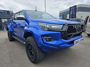 Toyota Hi Lux 2.4 HI-Luxury Invincible D-4D 4WD Double Cab Auto 4WD 5dr