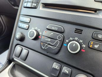 VOLVO XC90 2.4 XC90 SE D5 Auto 4WD 5dr