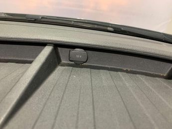 Volkswagen Transporter T28 Highline 2.0 TDI Semi-Auto SWB