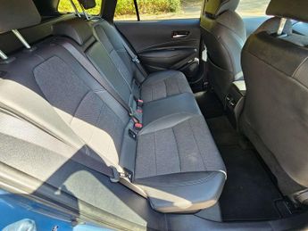 TOYOTA COROLLA 1.8 Corolla Design HEV CVT 5dr